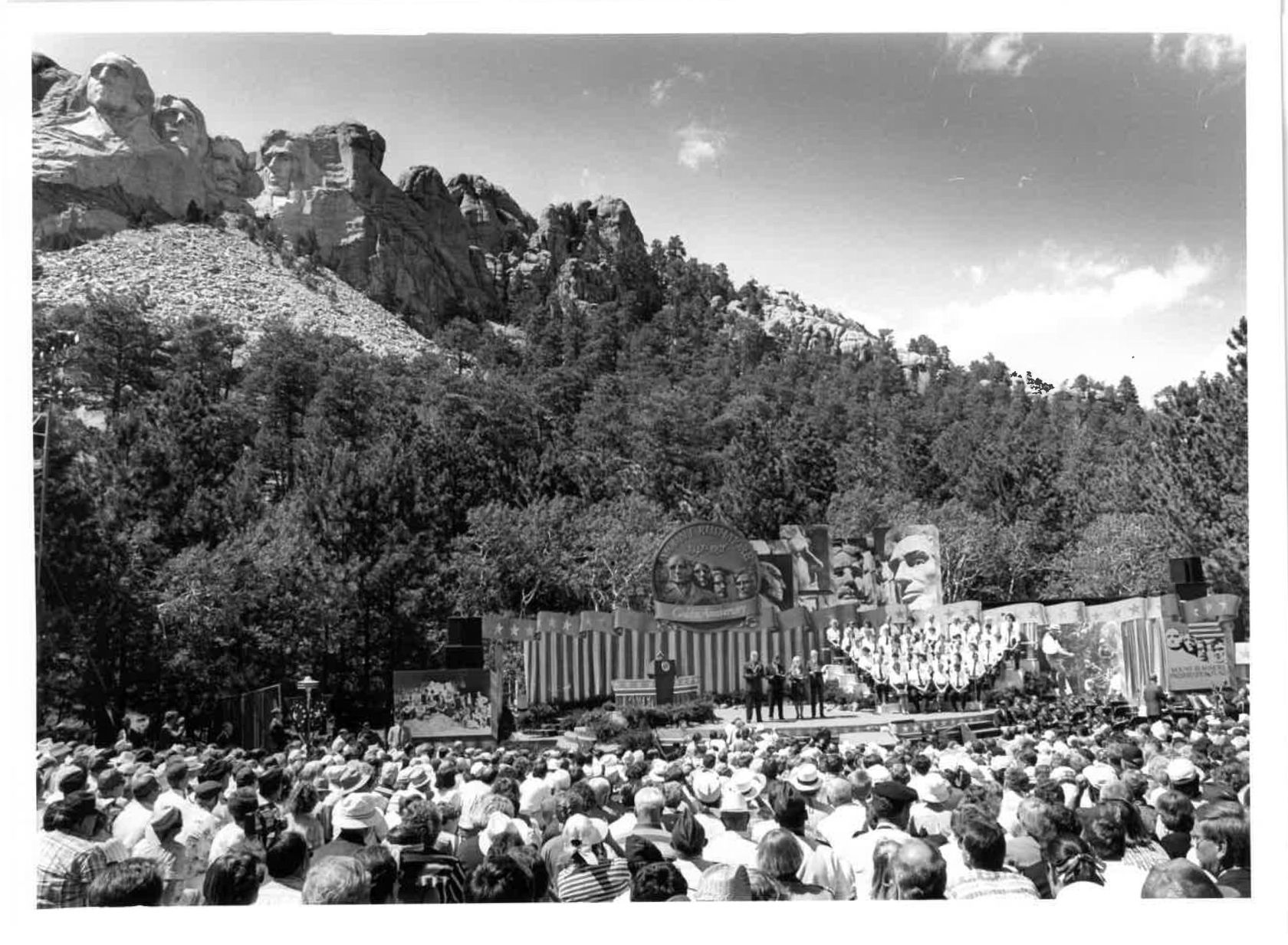 Bushes visit Mount Rushmore (11).jpg